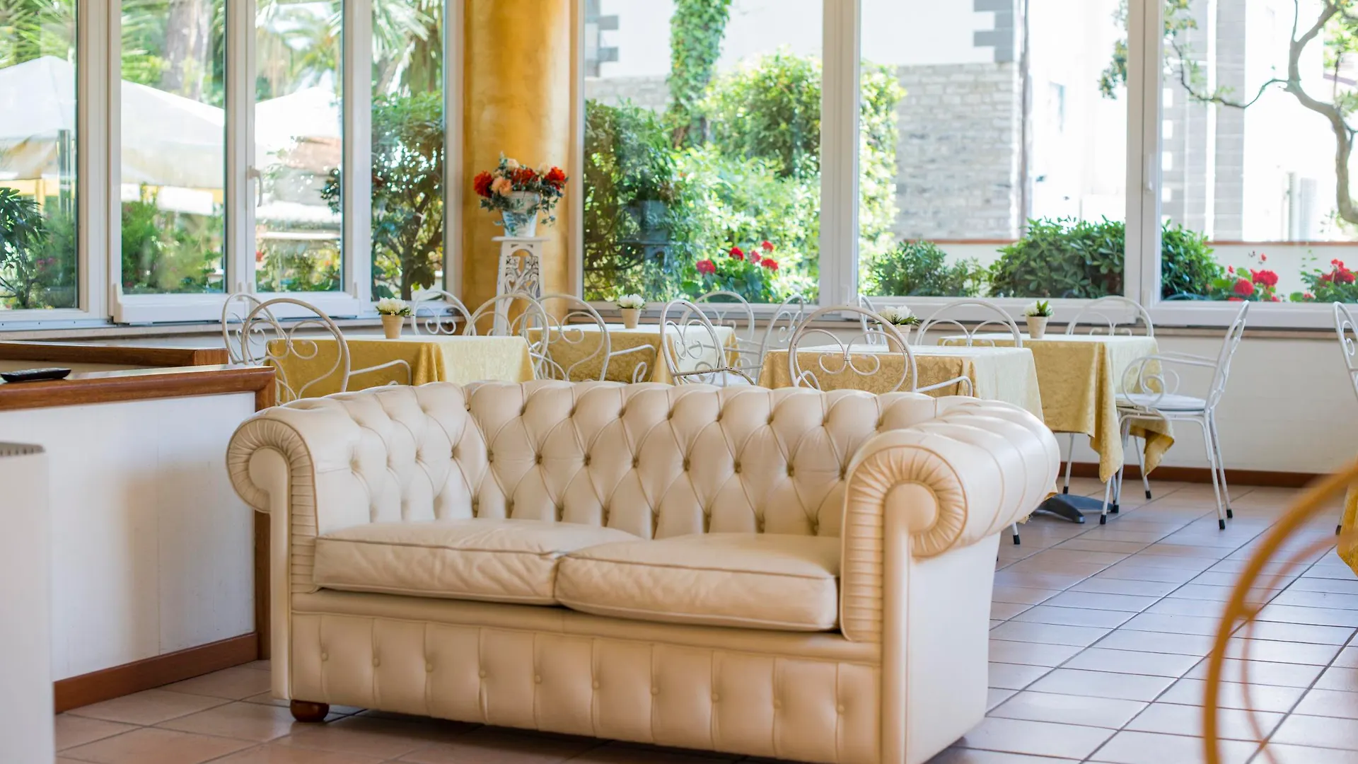 Hotel Sylvia Lido di Camaiore 3*,  Italy