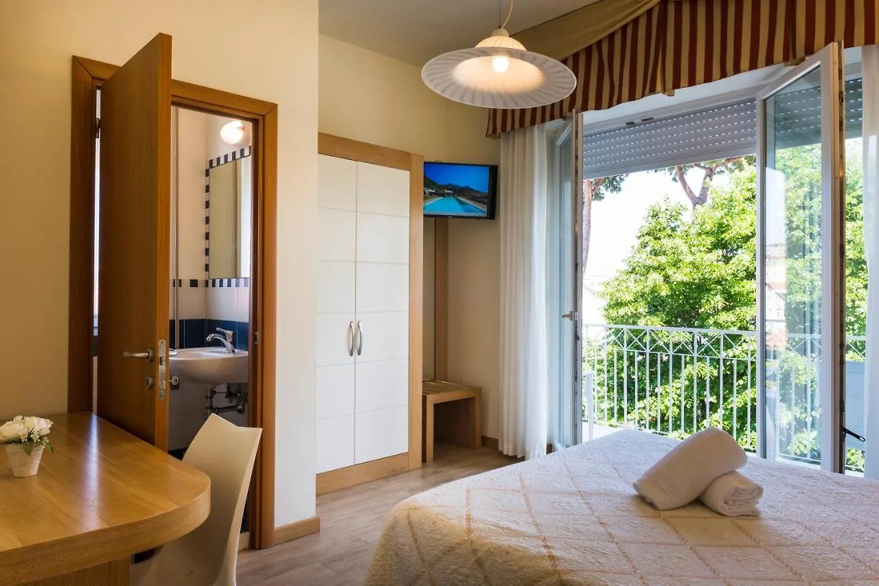 Hotel Sylvia Lido di Camaiore 3*,
