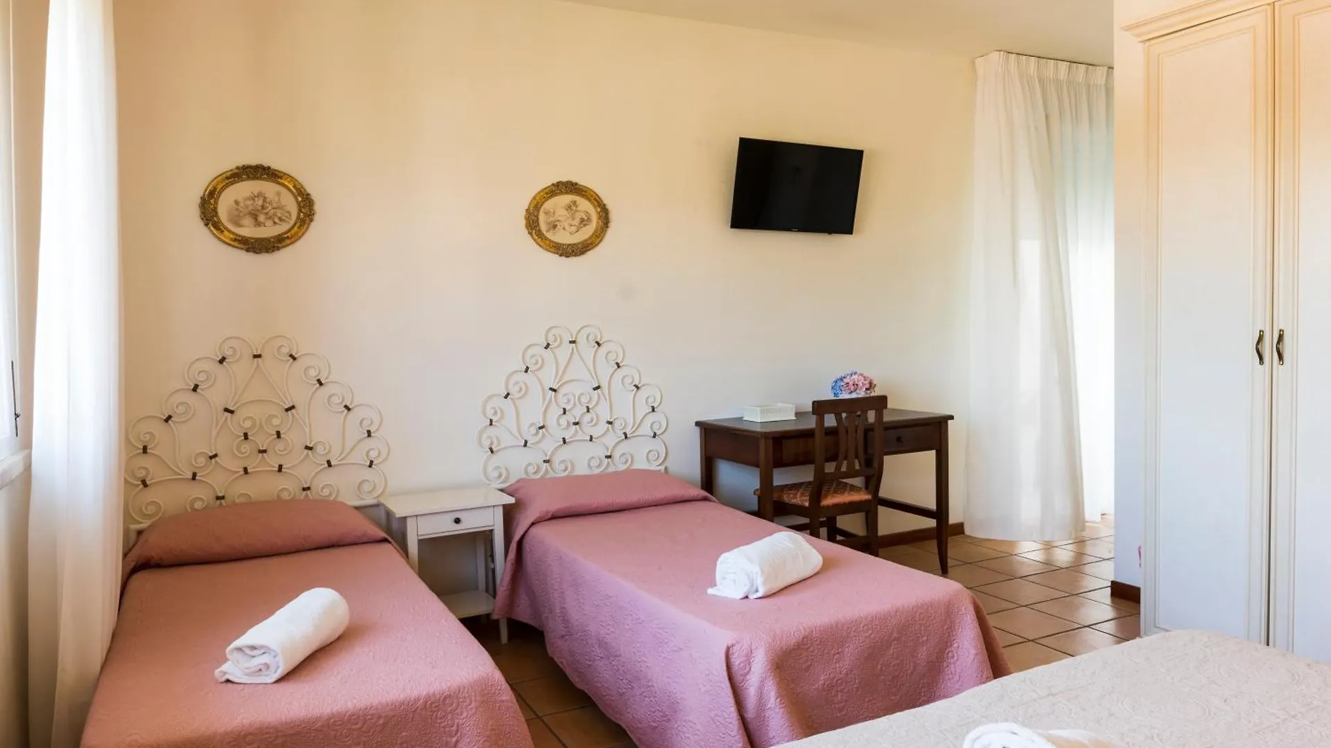 Hotel Sylvia Lido di Camaiore 3*,